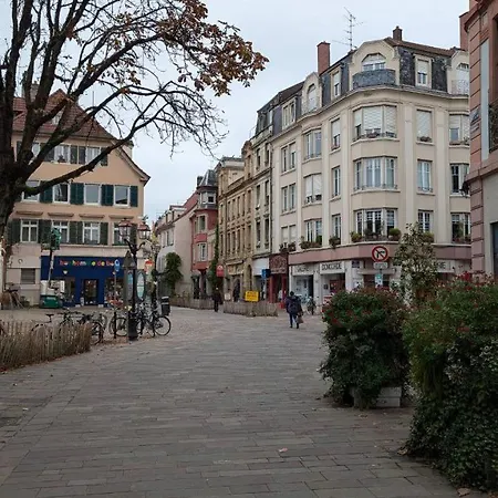 75m2 - 2min Centre Pieton & 10 Min De La Gare Apartment *